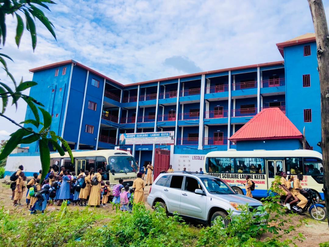 Vue extérieure de l'école